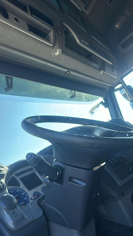 Iveco tralis 450 cp - Euro 5 2008 Retarder Klima - Export posibil - Tractor head: gambar 4 Iveco tralis 450 cp - Euro 5 2008 Retarder Klima - Export posibil - Tractor head: gambar 4