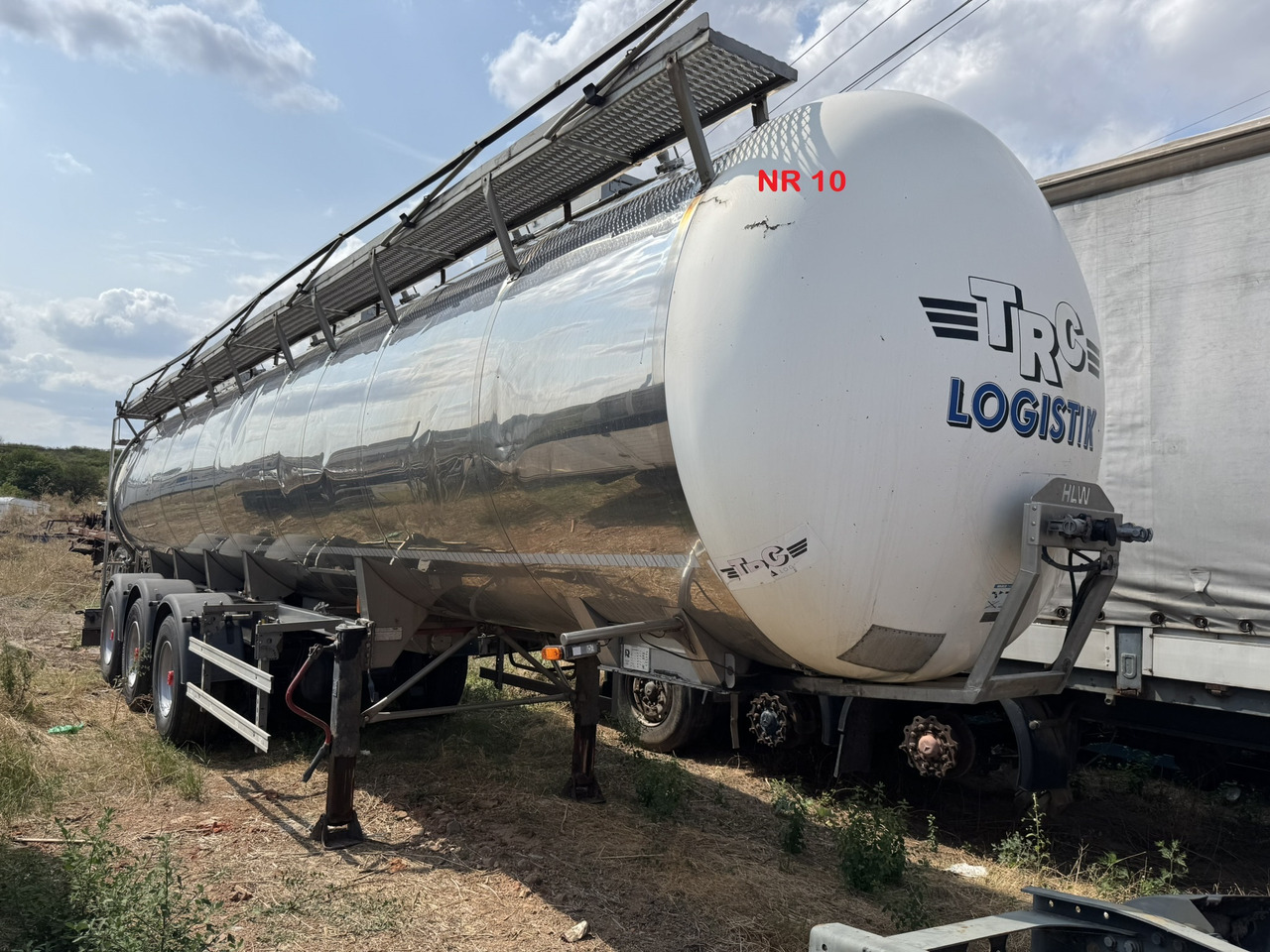 Transport lichide ALIMENTARE HLW STA 36 INOX ALIMENTAR AZOR AGRICULTURA - Semi-trailer tangki: gambar 1 Transport lichide ALIMENTARE HLW STA 36 INOX ALIMENTAR AZOR AGRICULTURA - Semi-trailer tangki: gambar 1