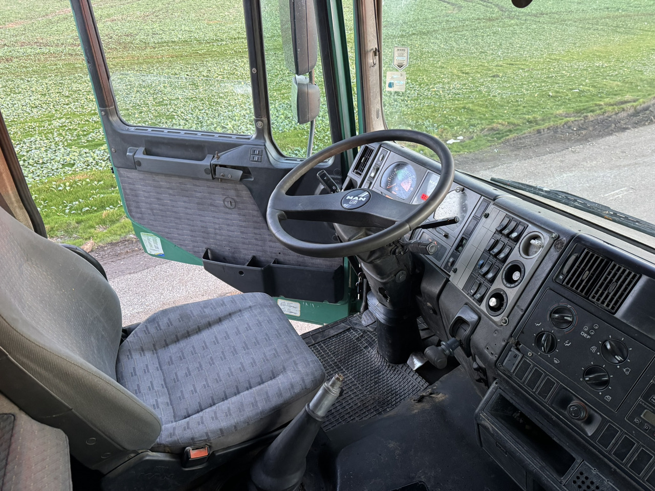 MAN 26 414 6x4 KIPPER L2000 Euro3 Manual Injection Pomp - Truk: gambar 2 MAN 26 414 6x4 KIPPER L2000 Euro3 Manual Injection Pomp - Truk: gambar 2