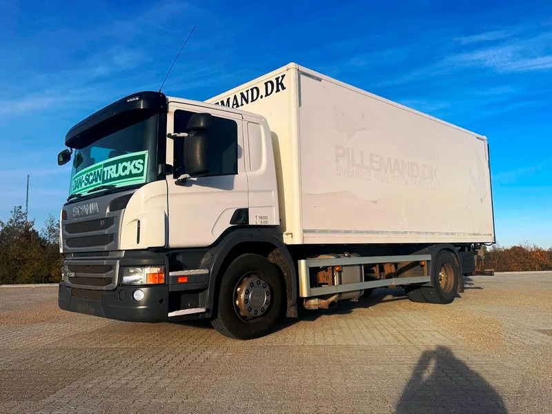 Scania P230 inkl. lift with remote control. - Truk box: gambar 1 Scania P230 inkl. lift with remote control. - Truk box: gambar 1