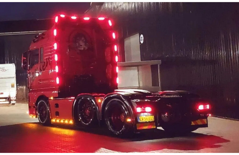 MAN TGX 26.510 2stk . Special interior. pusher 6x2/2. - Tractor head: gambar 4 MAN TGX 26.510 2stk . Special interior. pusher 6x2/2. - Tractor head: gambar 4