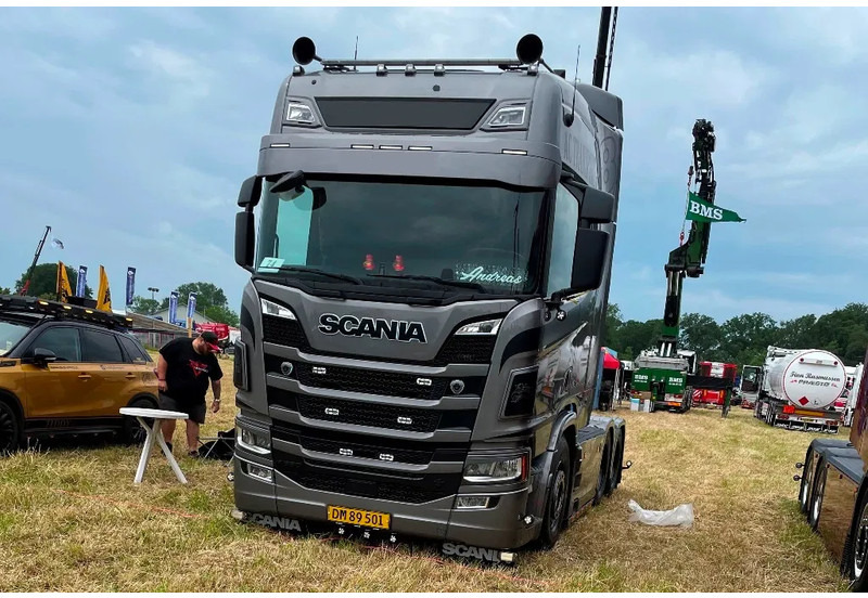 Scania R660 V8 NGS Show Truck . Speciel Interior. Air / Air suspension. Hydr. system - Tractor head: gambar 2 Scania R660 V8 NGS Show Truck . Speciel Interior. Air / Air suspension. Hydr. system - Tractor head: gambar 2