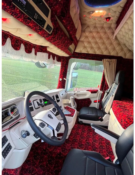 Scania R770 V8 NGS Special Interior. Only 110000 km. Air/ Air suspensiom. Hydr, system. - Tractor head: gambar 4 Scania R770 V8 NGS Special Interior. Only 110000 km. Air/ Air suspensiom. Hydr, system. - Tractor head: gambar 4