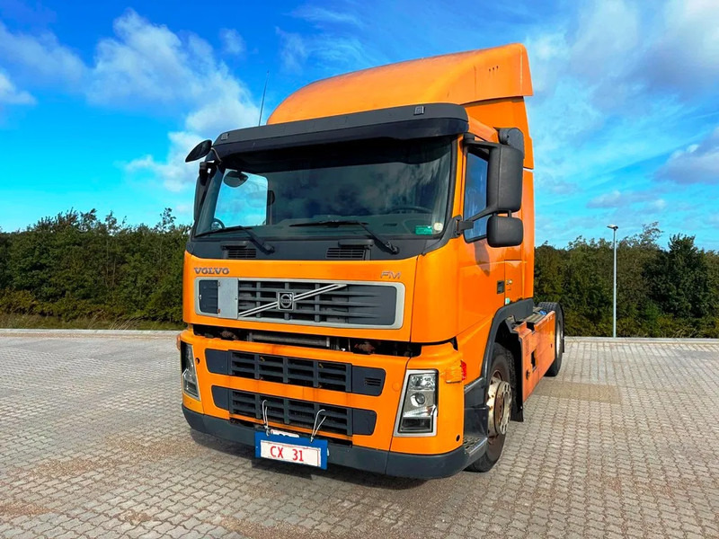 Volvo FM 340 tractor unit. - Tractor head: gambar 4 Volvo FM 340 tractor unit. - Tractor head: gambar 4