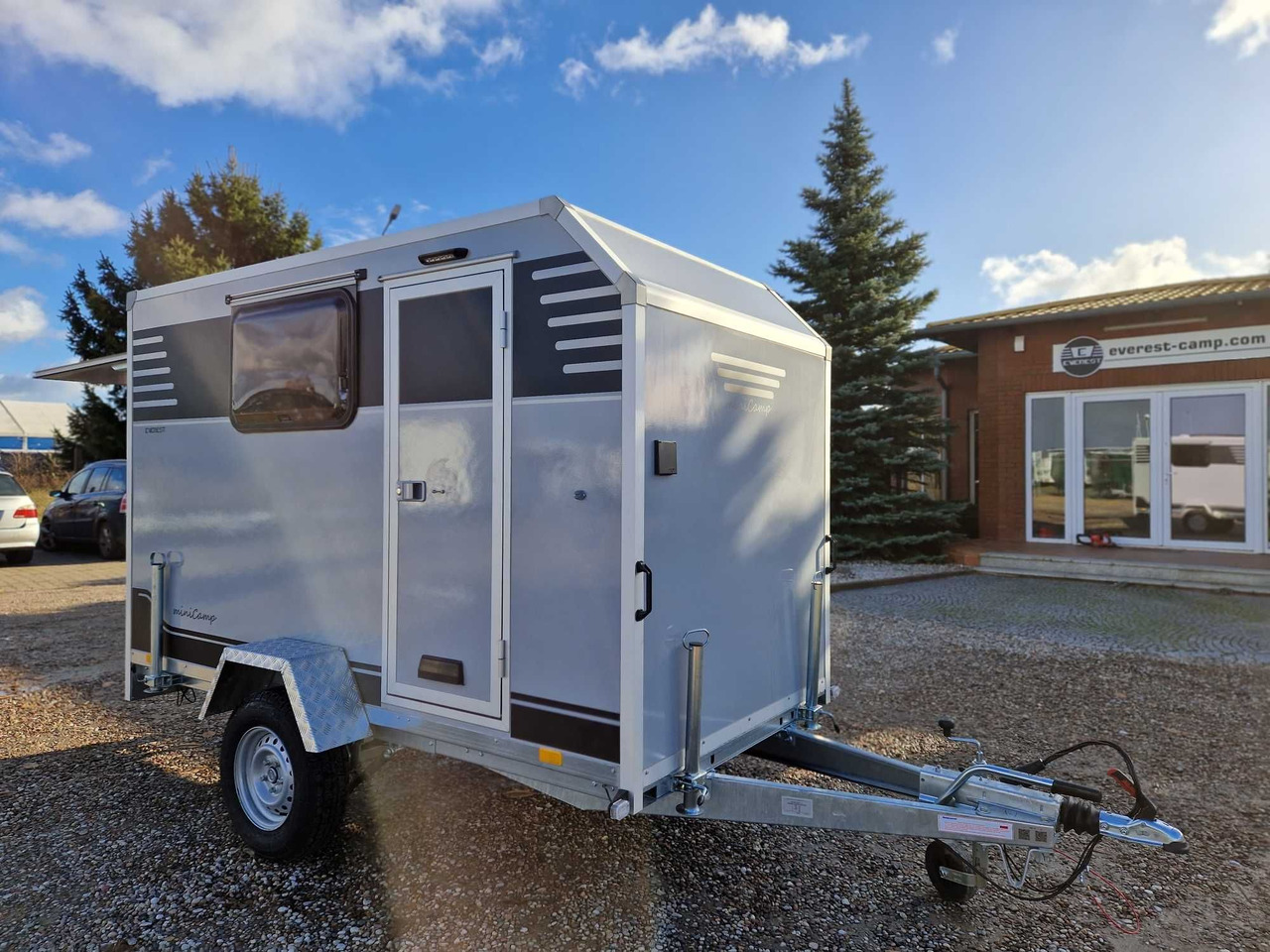 Minicamp Everest Lekki mały kemping camper DMC 600 do 1000kg NOWA - Karavan: gambar 1 Minicamp Everest Lekki mały kemping camper DMC 600 do 1000kg NOWA - Karavan: gambar 1