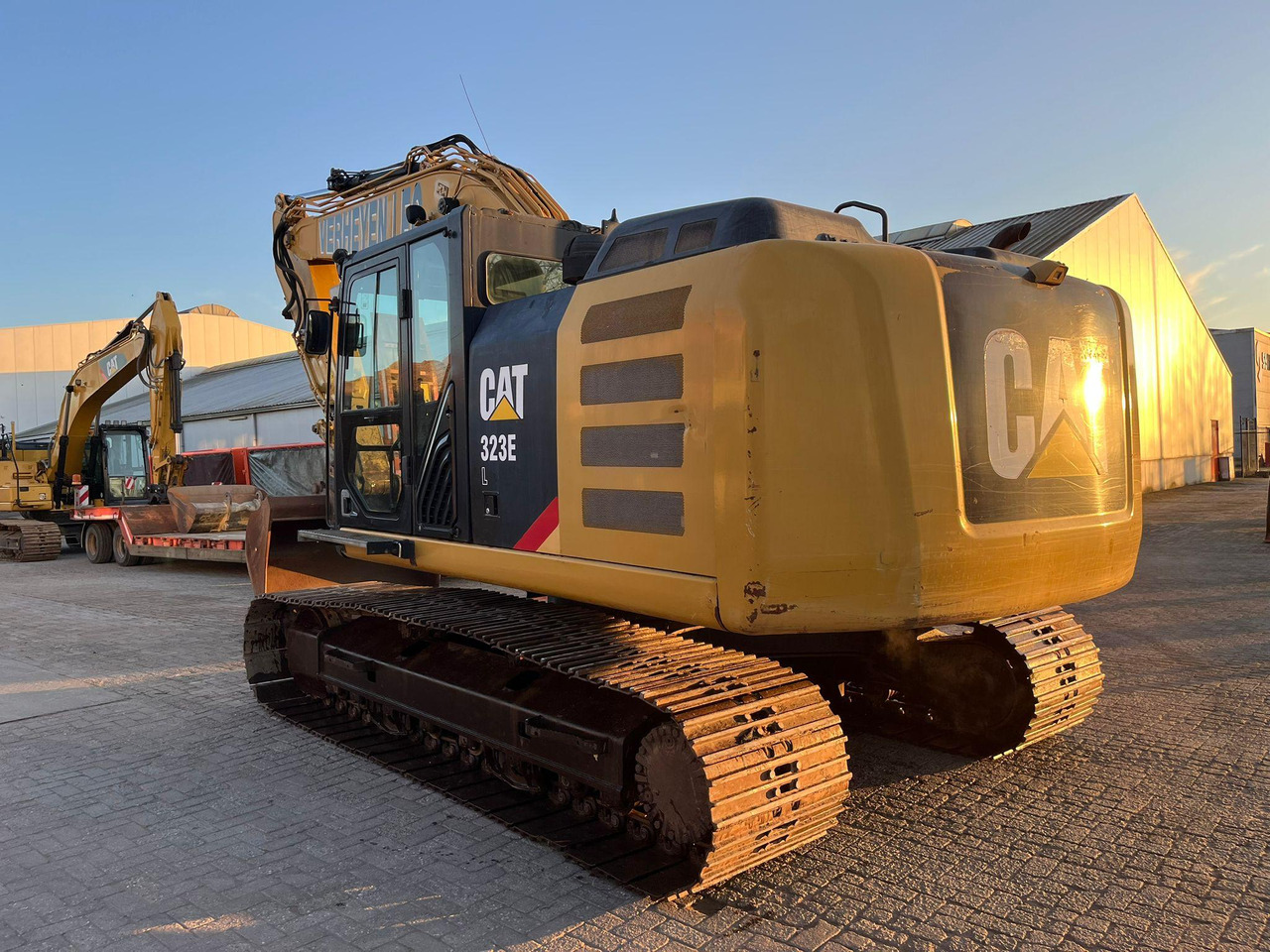 Caterpillar 323EL - Ekskavator perayap: gambar 2 Caterpillar 323EL - Ekskavator perayap: gambar 2