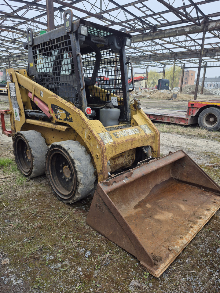 CATERPILLAR 216B3 - Skid steer: gambar 3 CATERPILLAR 216B3 - Skid steer: gambar 3