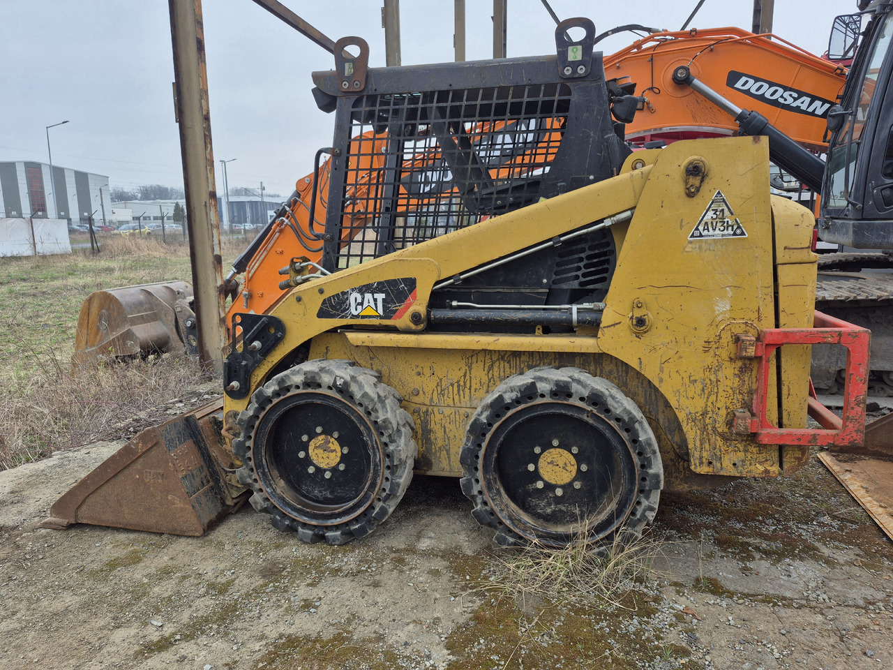CATERPILLAR 216B3 - Skid steer: gambar 2 CATERPILLAR 216B3 - Skid steer: gambar 2