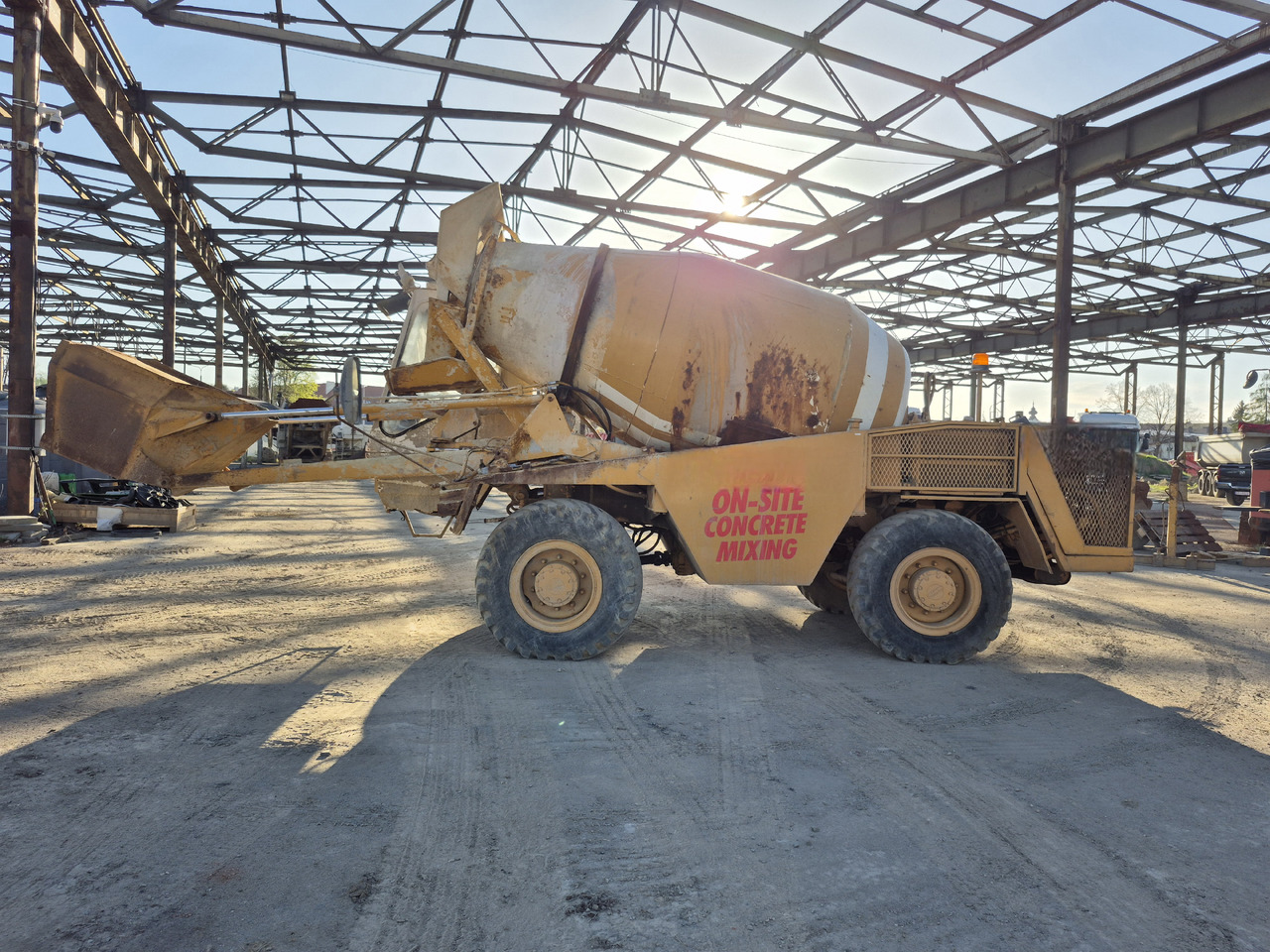 ULTRANAZZ M37E - Truk pengaduk beton: gambar 5 ULTRANAZZ M37E - Truk pengaduk beton: gambar 5
