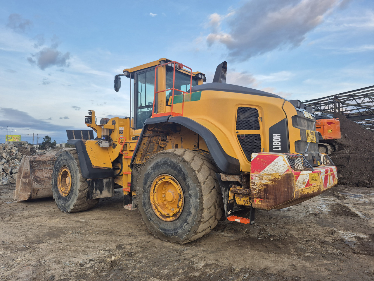 VOLVO L180H - Wheel loader: gambar 3 VOLVO L180H - Wheel loader: gambar 3