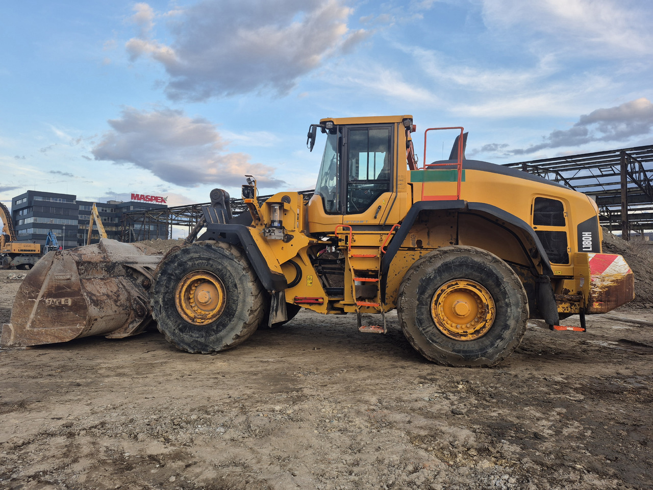 VOLVO L180H - Wheel loader: gambar 2 VOLVO L180H - Wheel loader: gambar 2