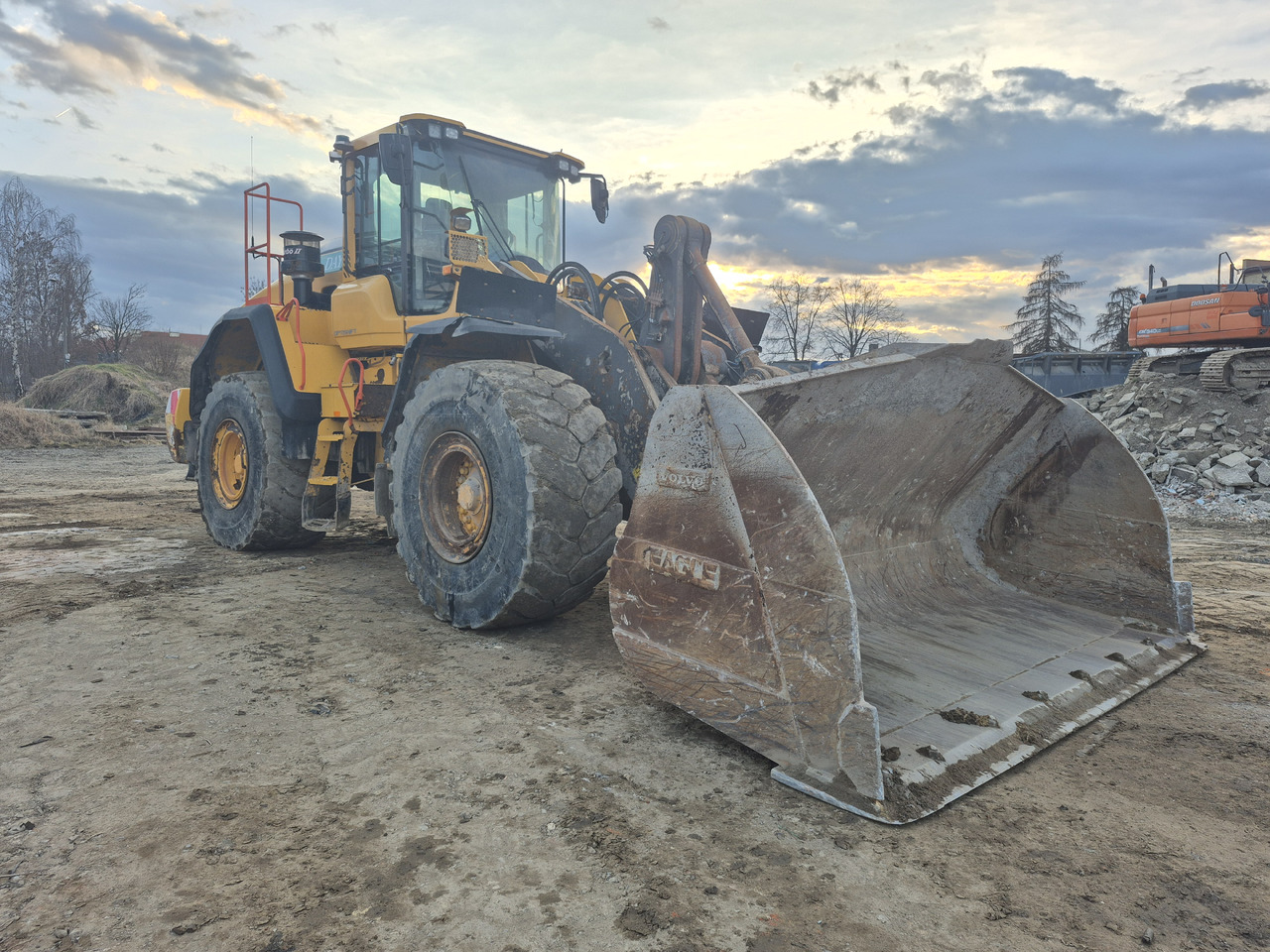 VOLVO L180H - Wheel loader: gambar 5 VOLVO L180H - Wheel loader: gambar 5