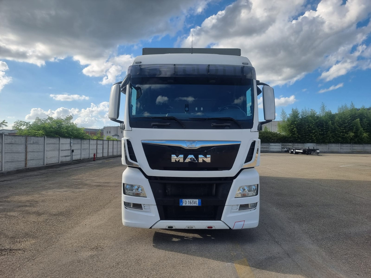 AUTOCARRO PORTACASSE - 2016 - 781000 km MAN TGX 26.440 6x2 - Truk dengan terpal samping, Trailer dengan terpal samping: gambar 5 AUTOCARRO PORTACASSE - 2016 - 781000 km MAN TGX 26.440 6x2 - Truk dengan terpal samping, Trailer dengan terpal samping: gambar 5