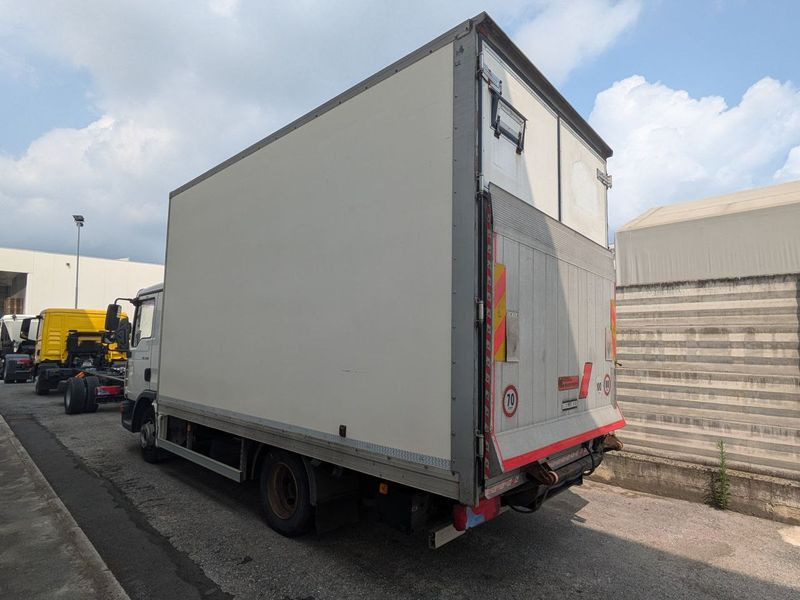 Camion cassone coibentato MAN MAN TGL 7.180 - Truk box: gambar 3 Camion cassone coibentato MAN MAN TGL 7.180 - Truk box: gambar 3