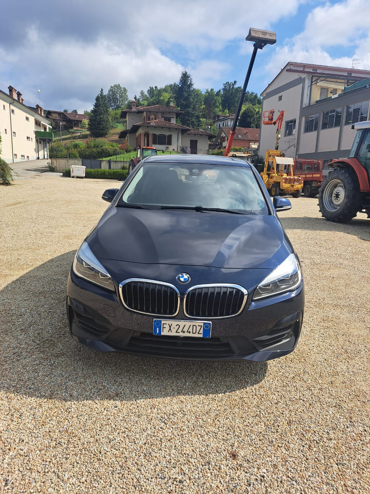 BMW 216 D ACTIVE TOURER - Mobil sedan: gambar 3 BMW 216 D ACTIVE TOURER - Mobil sedan: gambar 3