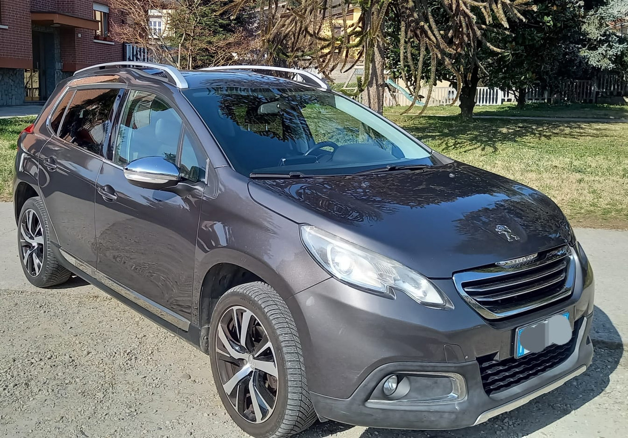 PEUGEOT 2008 - Mobil sedan: gambar 1 PEUGEOT 2008 - Mobil sedan: gambar 1