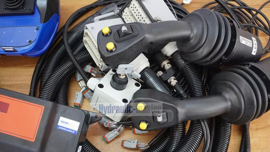 CanBus 2 joysticks with radio control Scanreco G3 12 V Forest crane for Palms Farma BMF KTS - Mesin kehutanan: gambar 2 CanBus 2 joysticks with radio control Scanreco G3 12 V Forest crane for Palms Farma BMF KTS - Mesin kehutanan: gambar 2