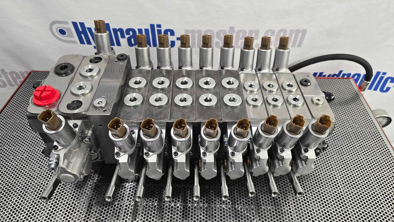 Proportional Valve Walvoil DPX160 combined with DPX100, 9 functions - Trailer kehutanan: gambar 1 Proportional Valve Walvoil DPX160 combined with DPX100, 9 functions - Trailer kehutanan: gambar 1