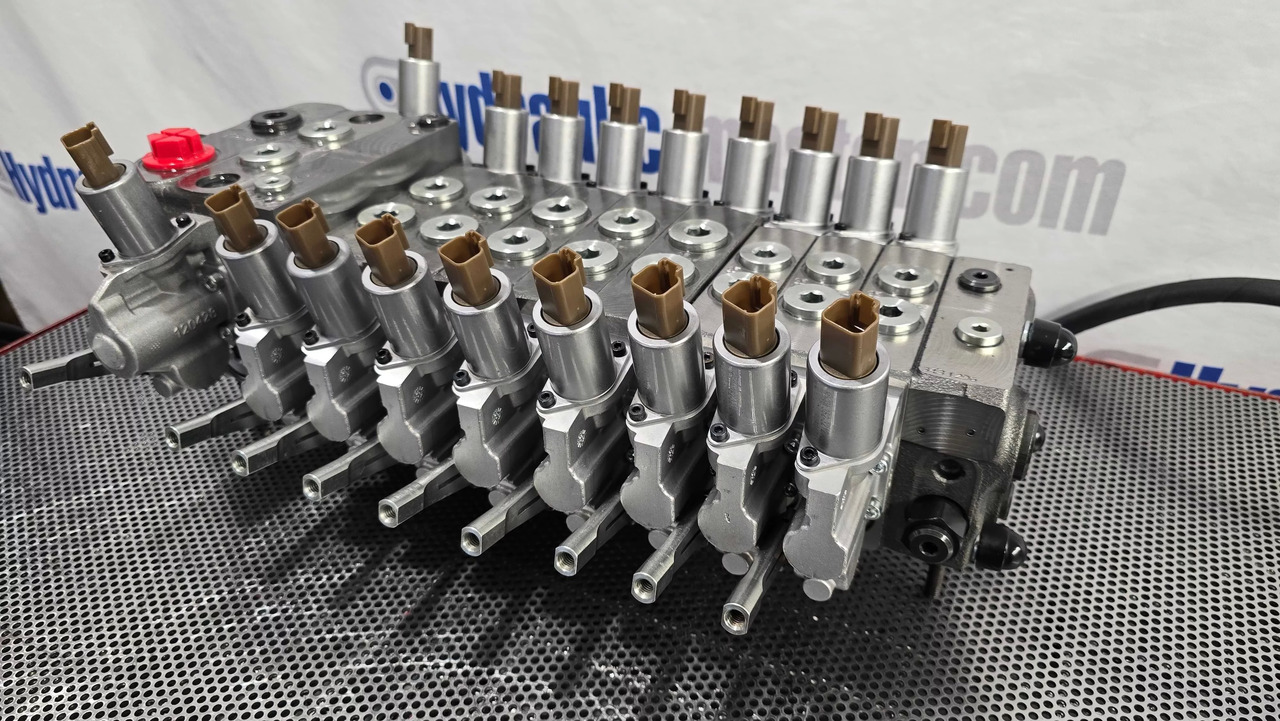 Proportional Valve Walvoil DPX160 combined with DPX100, 9 functions - Trailer kehutanan: gambar 3 Proportional Valve Walvoil DPX160 combined with DPX100, 9 functions - Trailer kehutanan: gambar 3