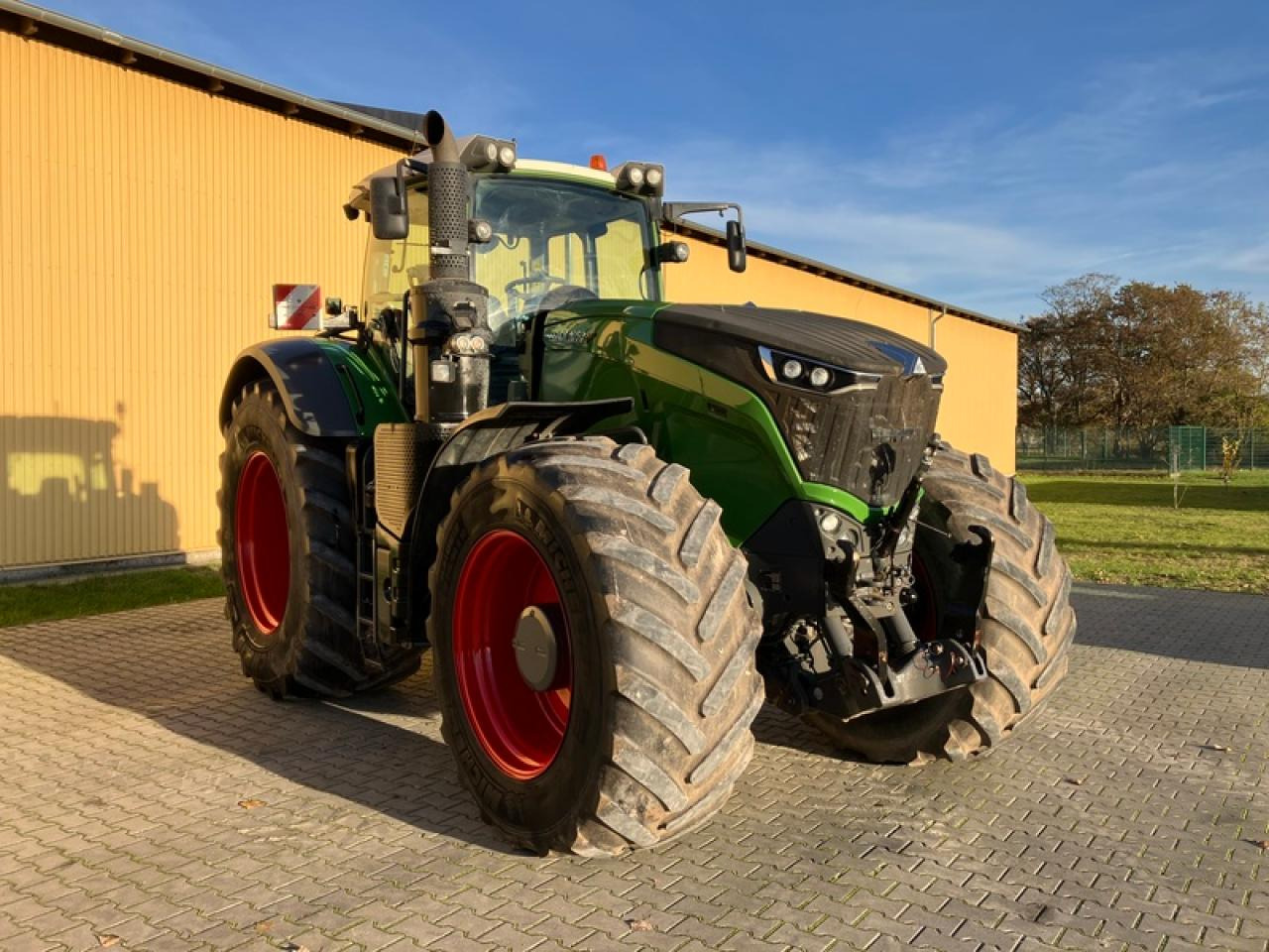 Fendt VARIO 1050 - Traktor: gambar 4 Fendt VARIO 1050 - Traktor: gambar 4