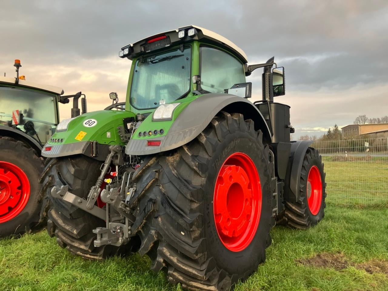 Fendt VARIO 1050 - Traktor: gambar 3 Fendt VARIO 1050 - Traktor: gambar 3