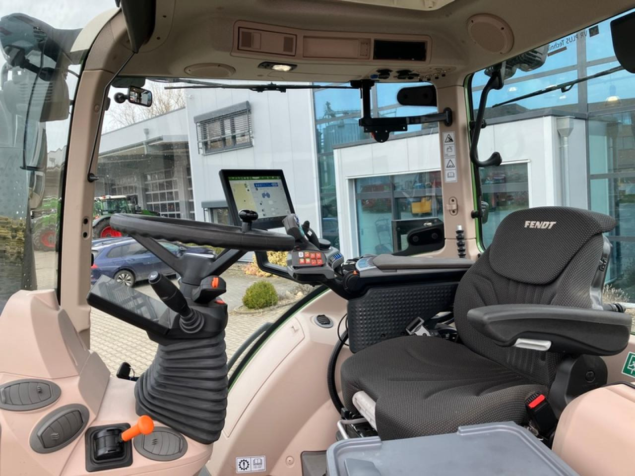 Traktor baru Fendt VARIO 724 GEN7 // RTK // RDA: gambar 8