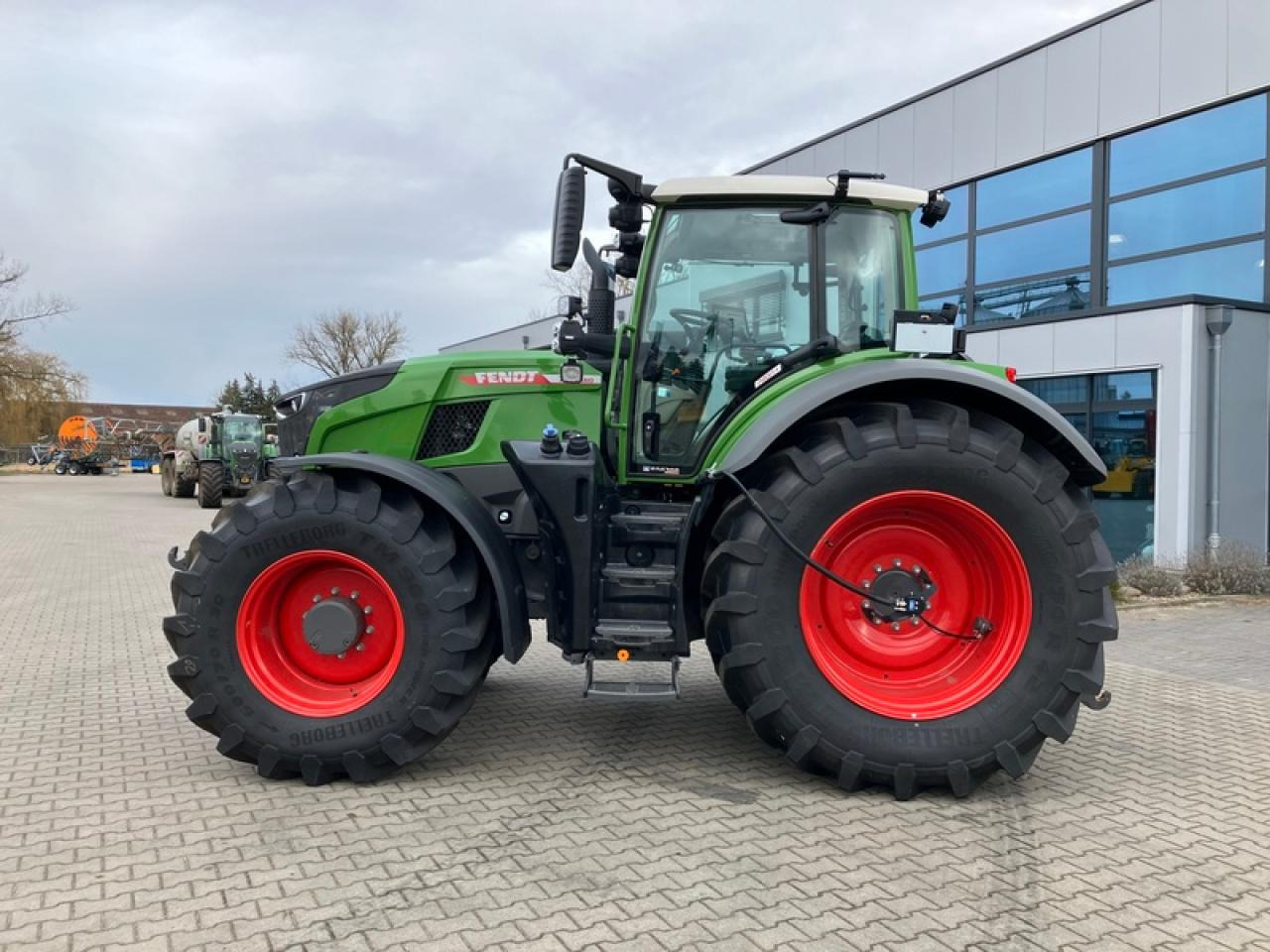 Fendt VARIO 724 GEN7 // RTK // RDA - Traktor: gambar 2 Fendt VARIO 724 GEN7 // RTK // RDA - Traktor: gambar 2