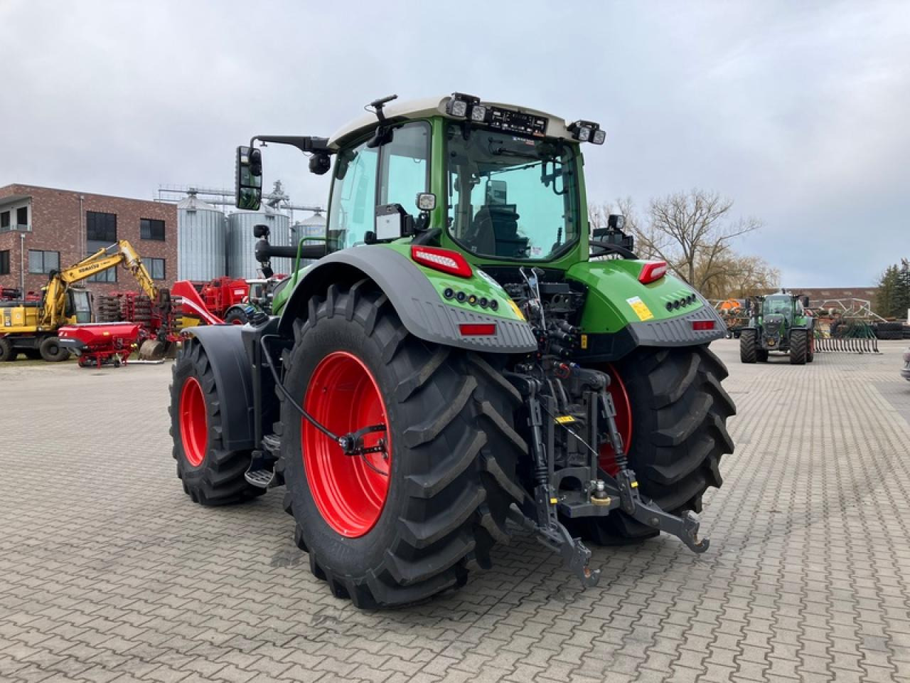 Fendt VARIO 724 GEN7 // RTK // RDA - Traktor: gambar 3 Fendt VARIO 724 GEN7 // RTK // RDA - Traktor: gambar 3