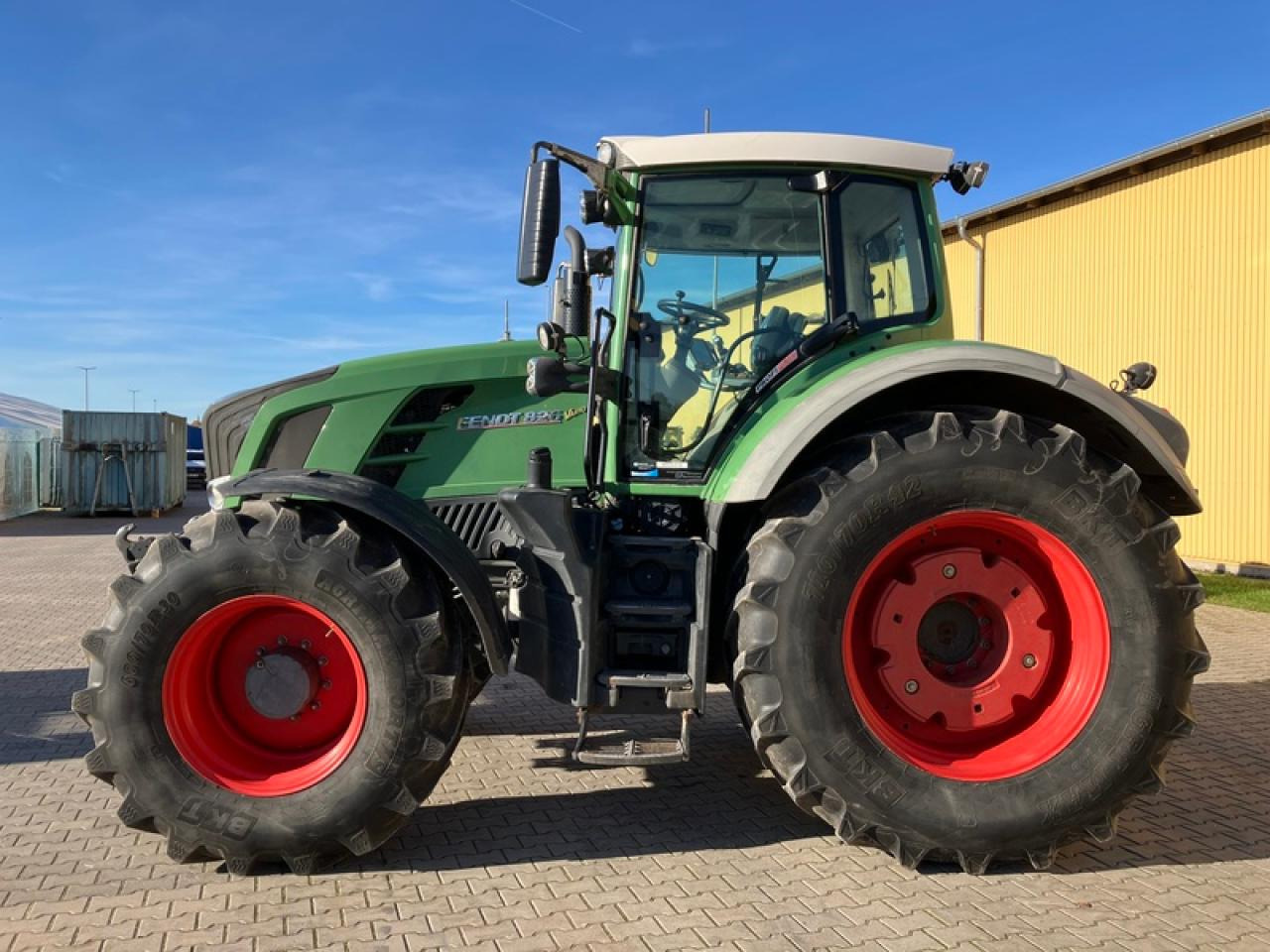 Fendt VARIO 826 - Traktor: gambar 2 Fendt VARIO 826 - Traktor: gambar 2