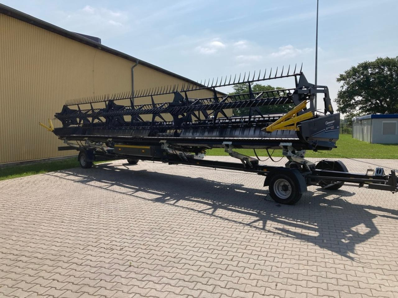 Geringhoff TRUFLEX RAZOR 40FT ZU FENDT IDEAL9 - Header biji-bijian: gambar 4 Geringhoff TRUFLEX RAZOR 40FT ZU FENDT IDEAL9 - Header biji-bijian: gambar 4