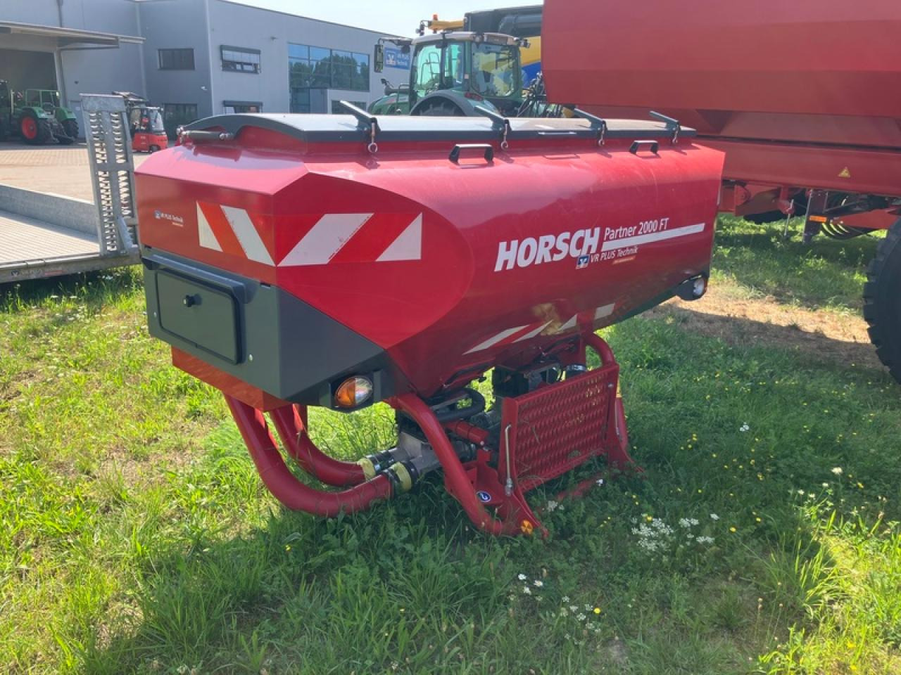 Horsch PARTNER 2000 FRONTTANK - Penyebar pupuk: gambar 4 Horsch PARTNER 2000 FRONTTANK - Penyebar pupuk: gambar 4