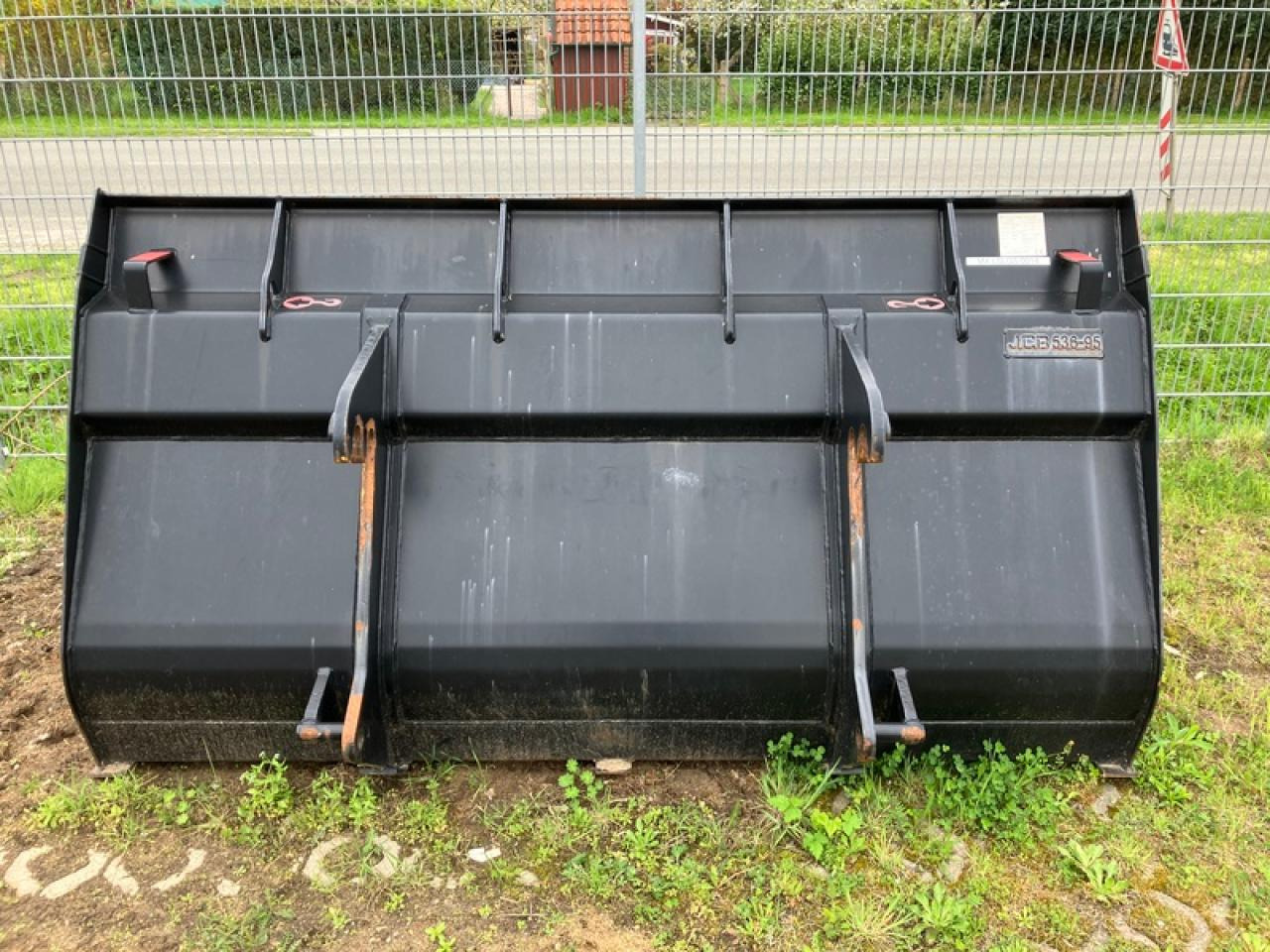 JCB LSB LEICHTGUTSCHAUFEL JCB Q-FIT - Ember: gambar 3 JCB LSB LEICHTGUTSCHAUFEL JCB Q-FIT - Ember: gambar 3