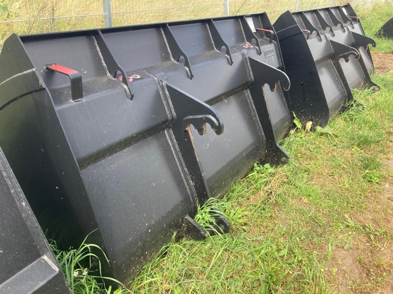 JCB LSB LEICHTGUTSCHAUFEL JCB Q-FIT - Ember loader: gambar 2 JCB LSB LEICHTGUTSCHAUFEL JCB Q-FIT - Ember loader: gambar 2