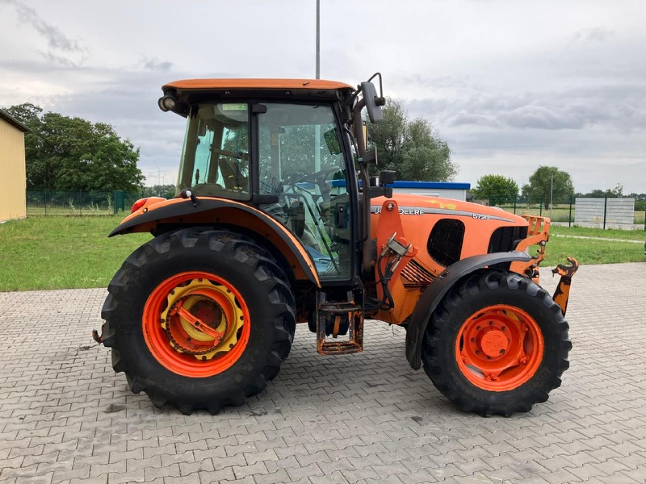 John Deere 5720 - Traktor: gambar 4 John Deere 5720 - Traktor: gambar 4