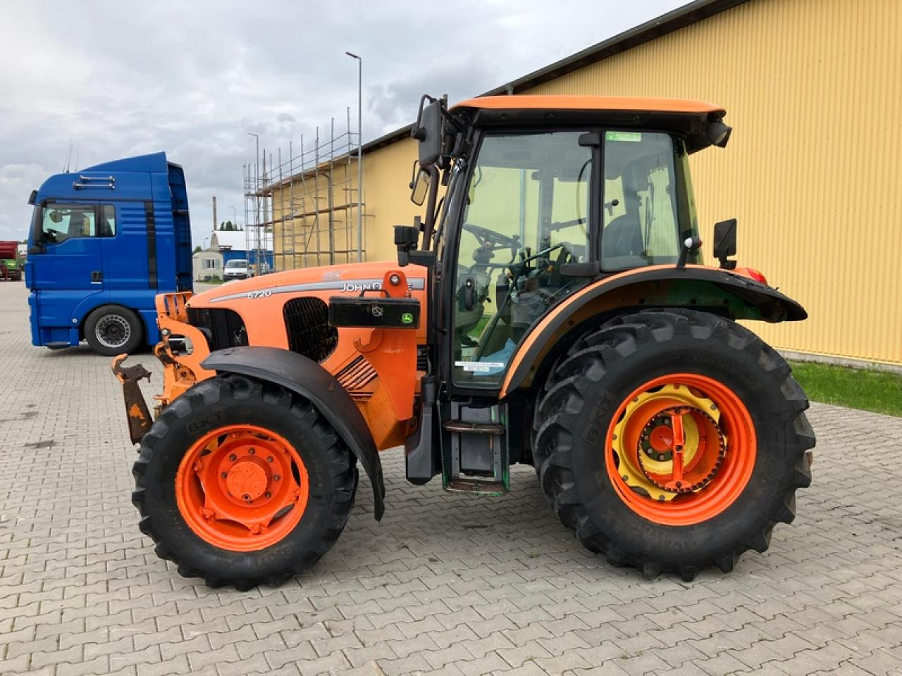 John Deere 5720 - Traktor: gambar 2 John Deere 5720 - Traktor: gambar 2