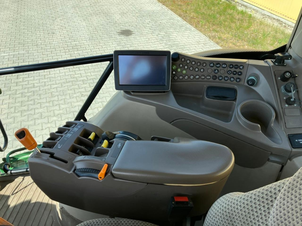 Traktor John Deere 6210R AUTOPOWER: gambar 8