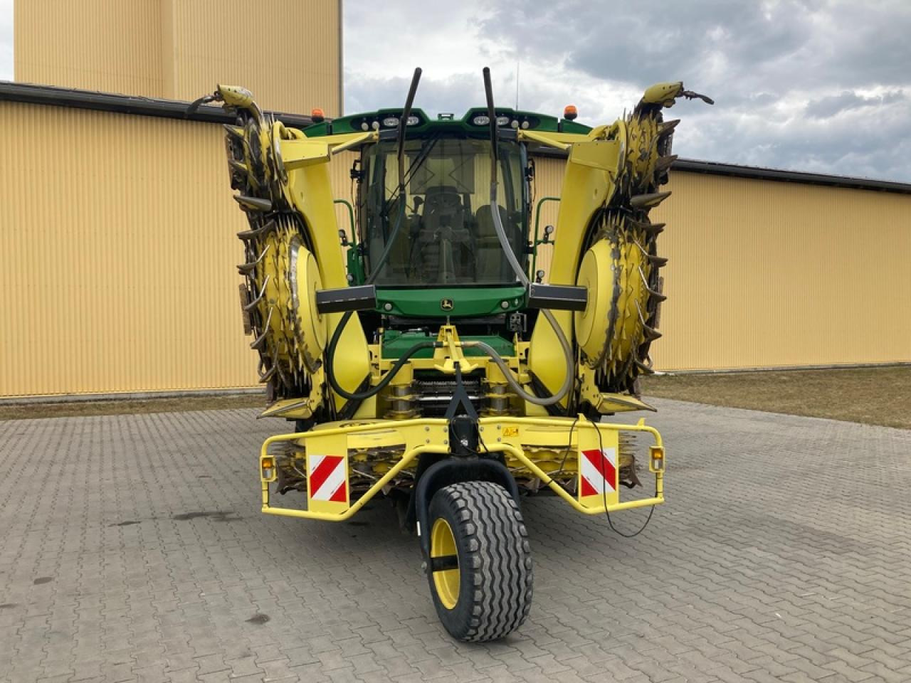 John Deere 8600 I - Pemanen hijauan: gambar 4 John Deere 8600 I - Pemanen hijauan: gambar 4