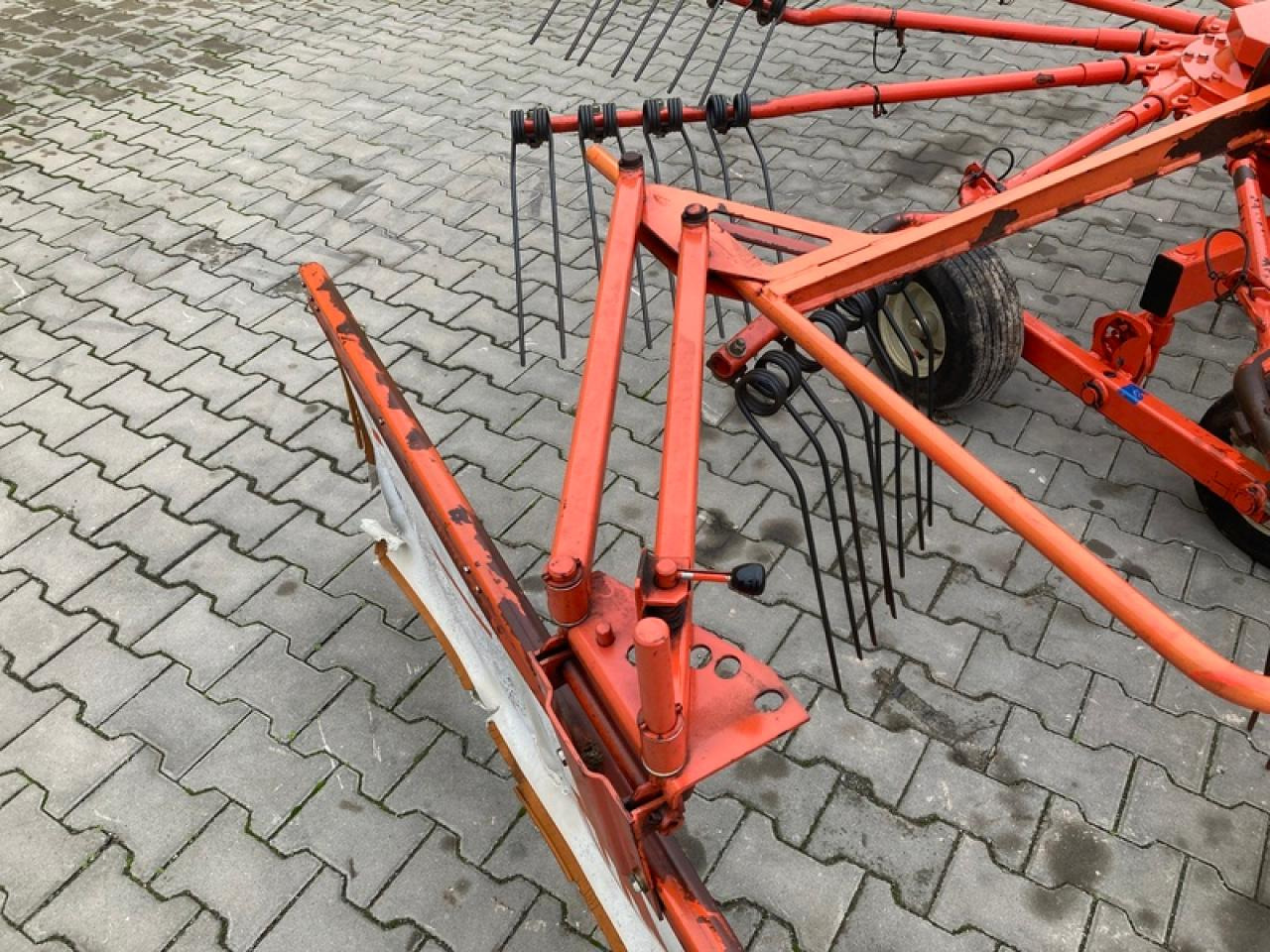 Kuhn GA 4321 GM - Tedder/ Menyapu: gambar 5 Kuhn GA 4321 GM - Tedder/ Menyapu: gambar 5