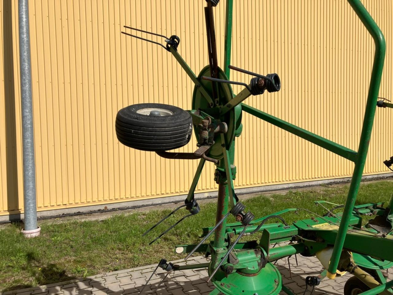Kuhn GF 5001 MH - Tedder/ Menyapu: gambar 5 Kuhn GF 5001 MH - Tedder/ Menyapu: gambar 5