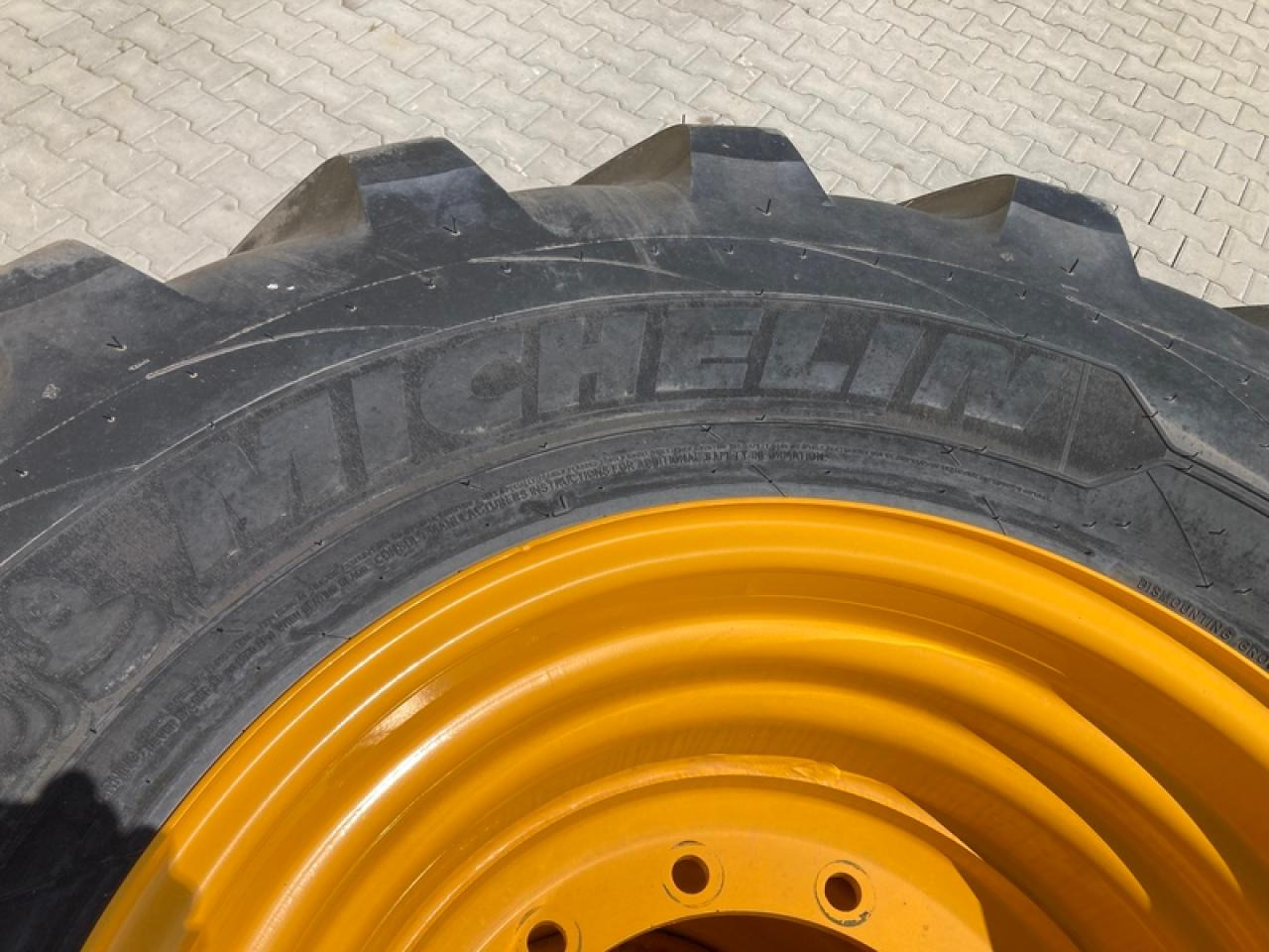 Michelin 620/70R26 VF CFO+ ZU JCB TM 420 - Ban: gambar 5 Michelin 620/70R26 VF CFO+ ZU JCB TM 420 - Ban: gambar 5