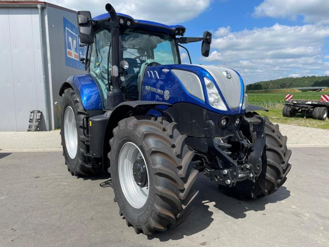 New Holland T 7.225 AKTION - Traktor: gambar 5 New Holland T 7.225 AKTION - Traktor: gambar 5