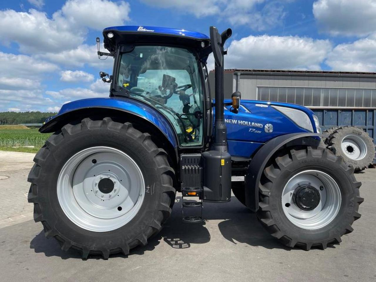 New Holland T 7.225 AKTION - Traktor: gambar 4 New Holland T 7.225 AKTION - Traktor: gambar 4