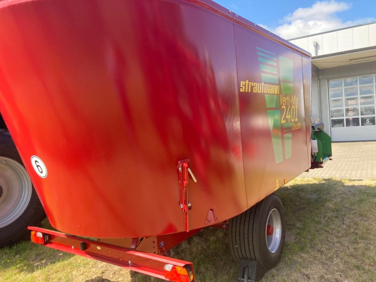 Strautmann VERTIMIX 2401DAKTION - Mixer-pengumpan: gambar 3 Strautmann VERTIMIX 2401DAKTION - Mixer-pengumpan: gambar 3