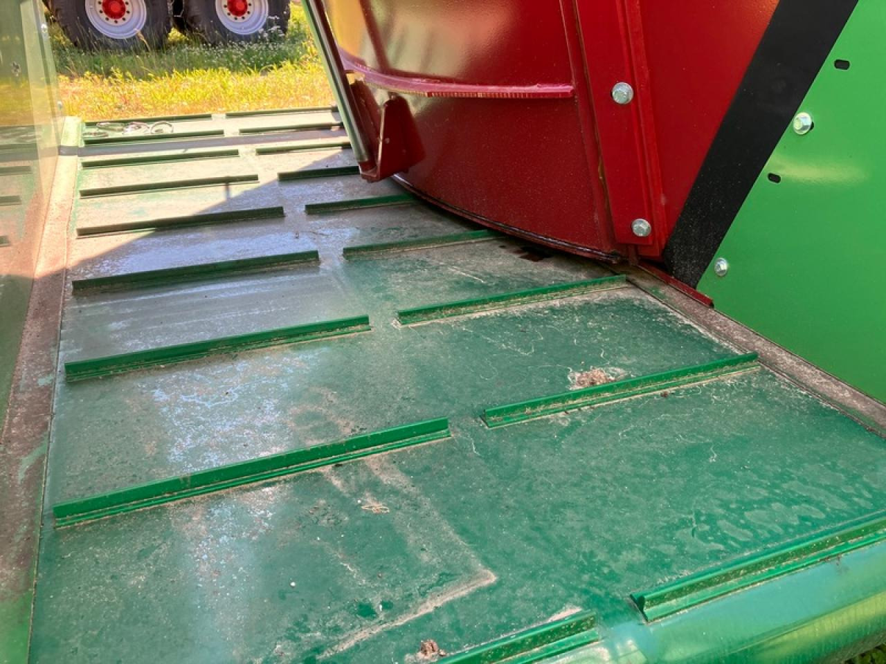 Strautmann VERTIMIX 2401DAKTION - Mixer-pengumpan: gambar 4 Strautmann VERTIMIX 2401DAKTION - Mixer-pengumpan: gambar 4