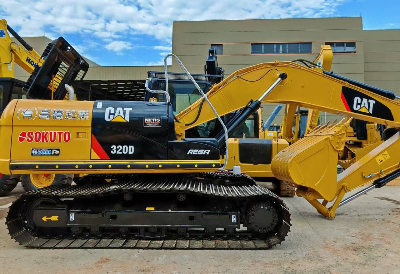 Caterpillar 320D - Ekskavator perayap: gambar 1 Caterpillar 320D - Ekskavator perayap: gambar 1