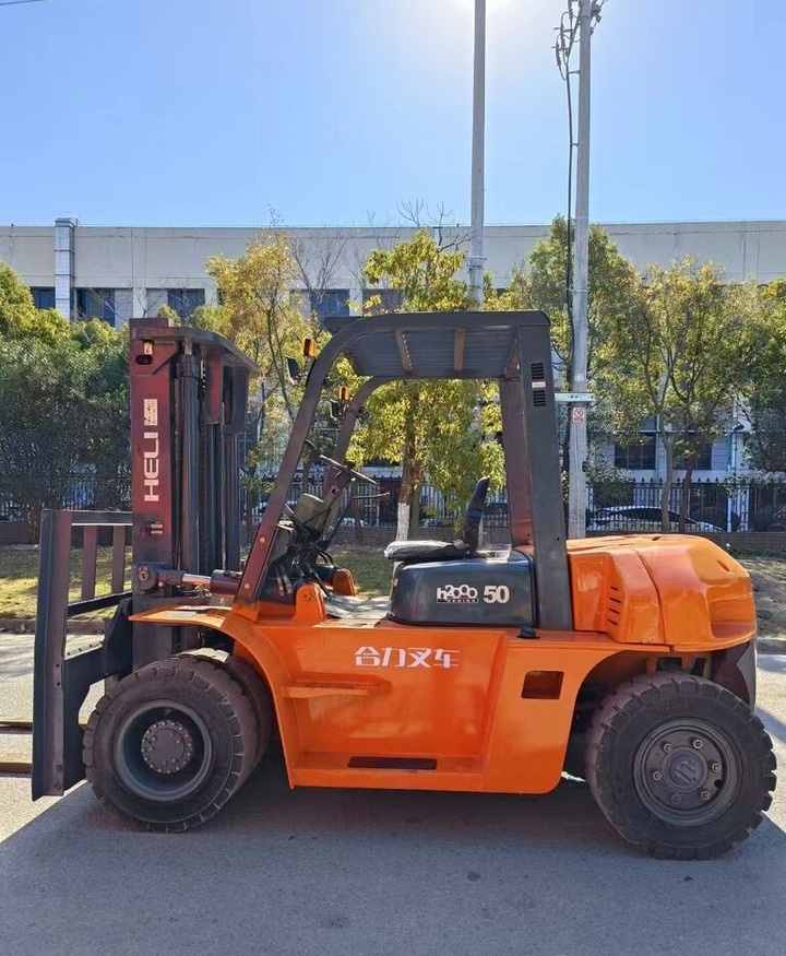 Heli h2000 5t 30 50 70 100 - Forklift diesel: gambar 1 Heli h2000 5t 30 50 70 100 - Forklift diesel: gambar 1