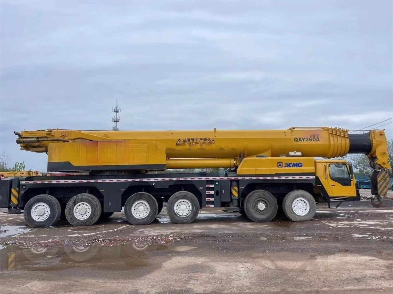 XCMG QAY260A 206T 260ton - Derek bergerak: gambar 1 XCMG QAY260A 206T 260ton - Derek bergerak: gambar 1