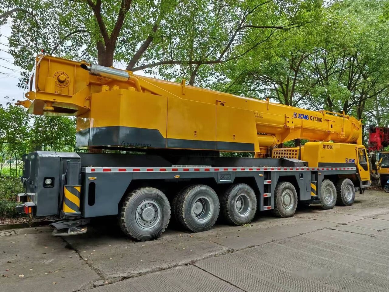 XCMG QY130K 130T 130ton 100ton 110ton - Derek bergerak: gambar 4 XCMG QY130K 130T 130ton 100ton 110ton - Derek bergerak: gambar 4