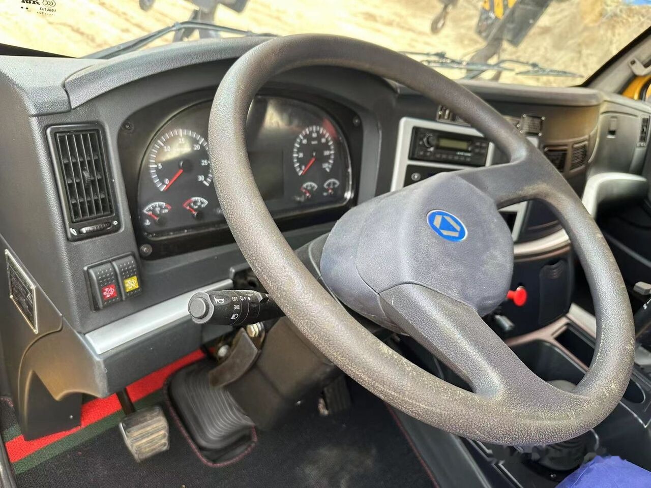 XCMG QY90K QY100K-II 90T 100T 90ton 100ton 80 70 50 - Derek bergerak: gambar 5 XCMG QY90K QY100K-II 90T 100T 90ton 100ton 80 70 50 - Derek bergerak: gambar 5