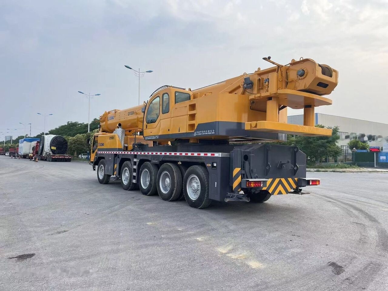 XCMG QY90K QY30K QY50K QY70K QAY200 truck crane - Derek bergerak: gambar 4 XCMG QY90K QY30K QY50K QY70K QAY200 truck crane - Derek bergerak: gambar 4
